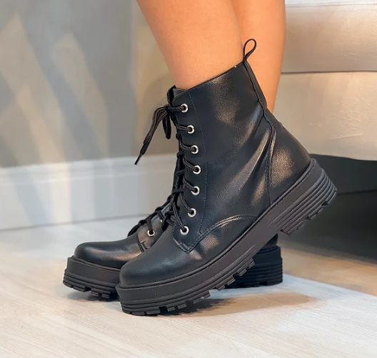 Coturno Feminino Carol Preto